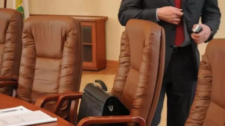 İşlərində nöqsanlar aşkar edilən direktor əvəzi və müavini işdən çıxarıldı…