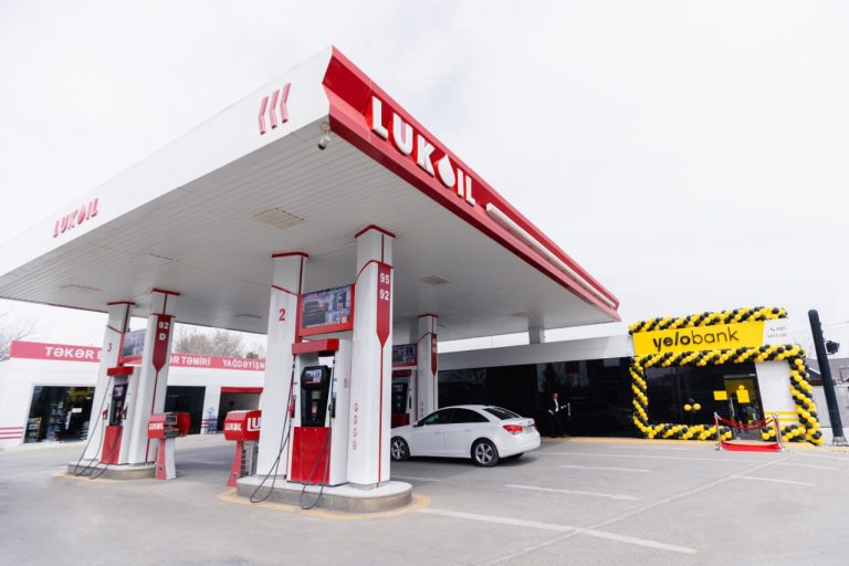 “Nömrə verib məni otelə çağırdı”– “Lukoil”dəki bıçaqlanmanın təfərrüatı