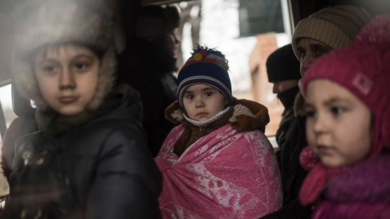 UNİCEF: “Ukraynada uşaqlar cinsi istismar və insan alveri riski ilə üz-üzədir”