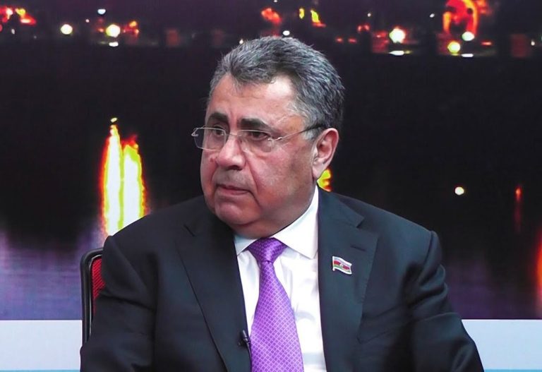 Deputatdan təklif: qadınlar 50, kişilər 55 yaşında pensiya alsın