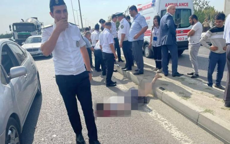 Gömrük Komitəsinin əməkdaşını və tələbəsini “KamAZ” vurub öldürdü – Foto