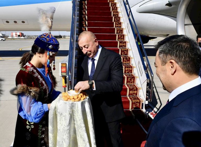 “Tarixi köklər xalqları birləşdirən ən vacib amildir”