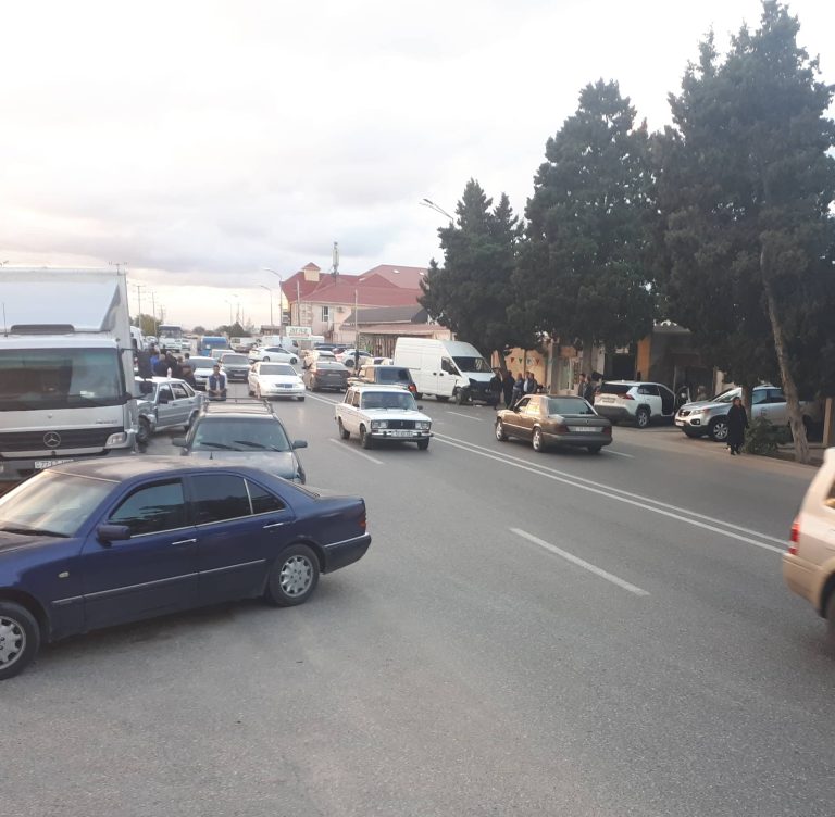 Kürdəxanıda ağır yol qəzası-Xəsarət alan var-FOTO