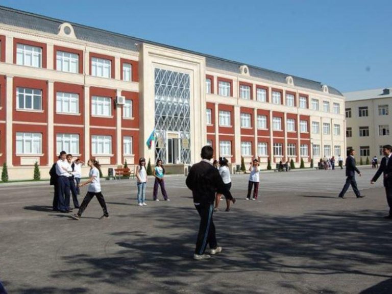 Bakıda daha bir şagird məktəbdə DÖYÜLDÜ