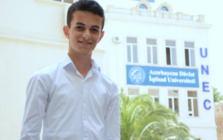 Bakıda 685 bal toplamış tələbə intihar etdi – Foto