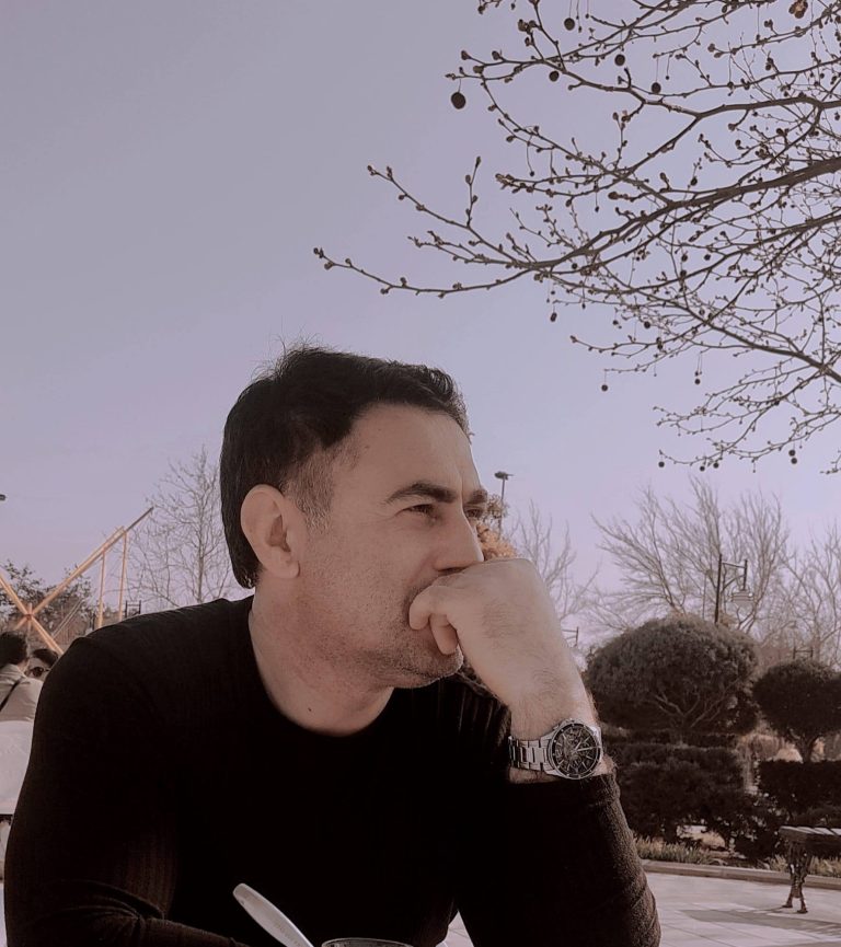 “Dodaqlarından öpəndə dünyada sülh sazişi imzalanmalıydı…”-Vasif Əlihüseynin şeirləri