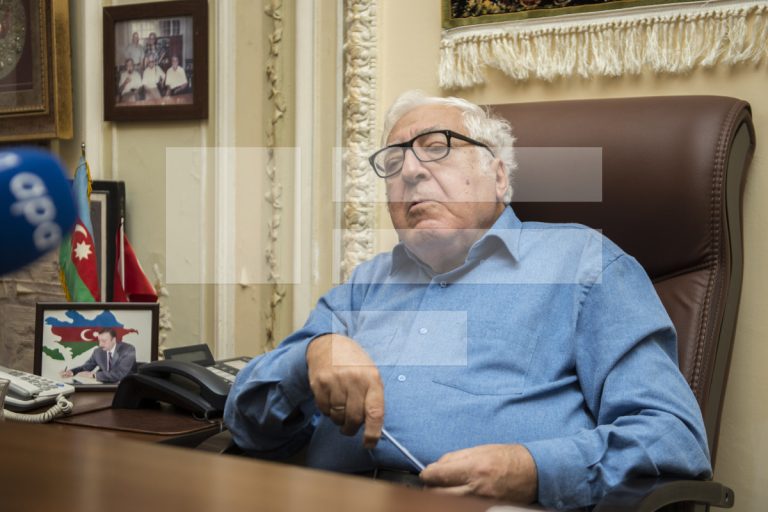Anar: “Elə bir kitab yazıram ki, bomba kimi partlayacaq…”-Müsahibə