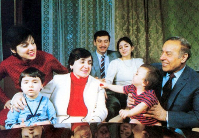 Mənəvi dəyərlərimizin təcəssümü Zərifə xanım Əliyeva