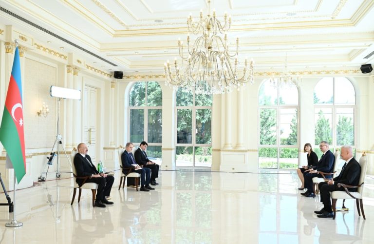 Prezident Polşanın yeni səfirini qəbul etdi – FOTOLAR