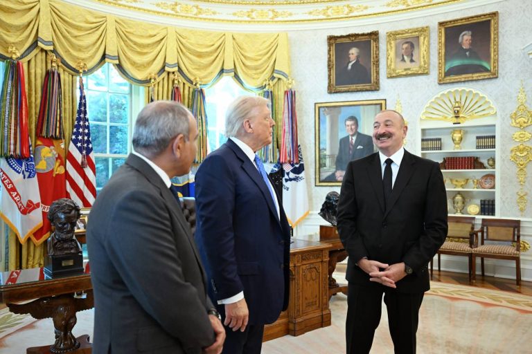 Biz yeni tarixi səhifəyə imza atdıq