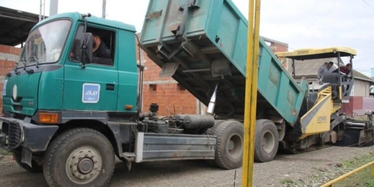 Küçələri asfaltlanan şair bələdiyyə şeir yazdı – FOTOLAR