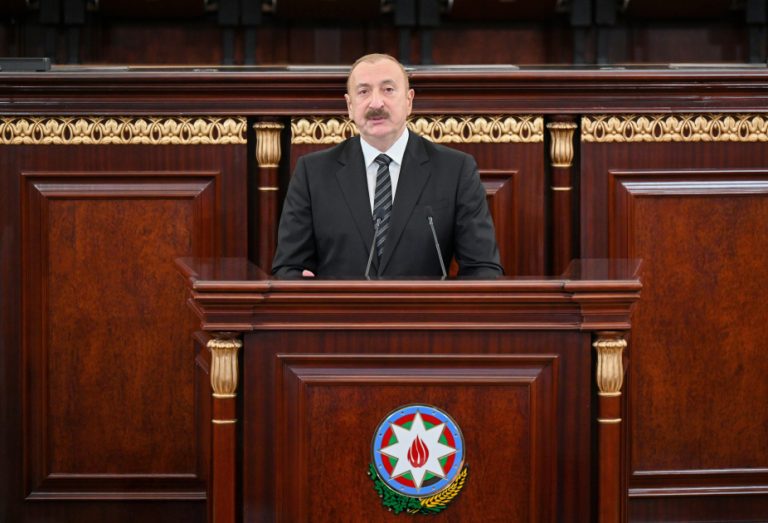 Texnoloji inkişafa diqqət