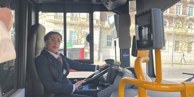 Bu gündən qadın avtobus sürücüləri vəzifələrinin icrasına başlayıb