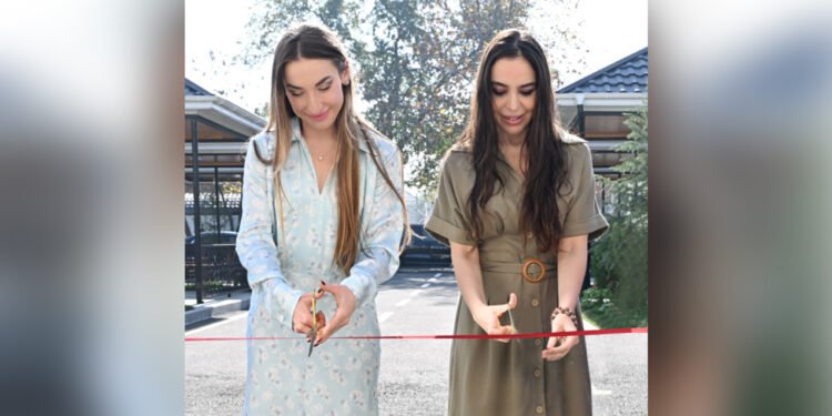 Prezidentin qızı və gəlini açılışda – FOTOLAR