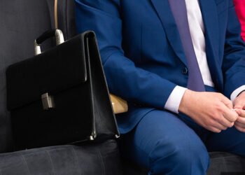 Azərbaycanda məktəb direktoru işdən çıxarıldı