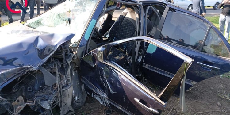 Cəlilabadda “Mercedes” dirəyə dəyib aşdı, sürücü yaralandı – FOTOLAR