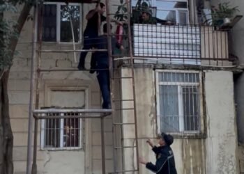 Cəlilabadda baş verən yanğını polis əməkdaşları söndürdü – FOTOLAR