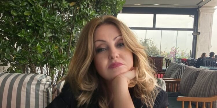 "Yaxşı tərbiyə almış insan sirr saxlaya bilər..." - Müsahibə