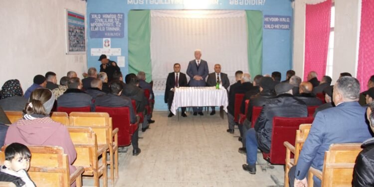 İcra başçısı Ləkin sakinləri ilə görüşdü - FOTOLAR