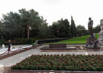 DİN-in şəxsi heyəti Ulu Öndərin xatirəsini yad etdi – VİDEO