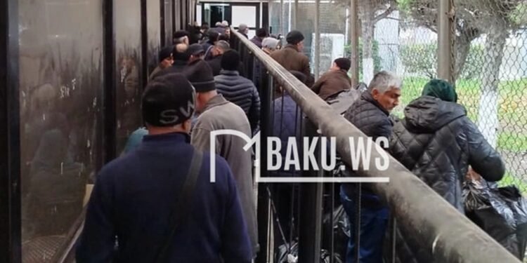 "Saatlardır Biləsuvar gömrük postunda qalmışıq, səbəbini bilmirik" - VİDEO