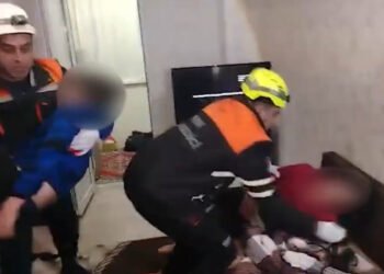 Xırdalanda evdə 3 nəfər huşsuz halda tapıldı – VİDEO