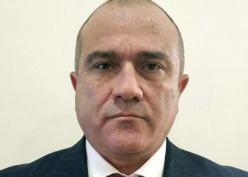 Yeni başçı müavinini işdən çıxardı