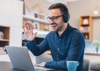 Evdən işləmək qanunla mümkün olacaq