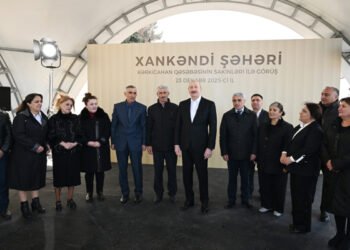 Prezident Kərkicahan sakinləri ilə görüşdü – FOTO