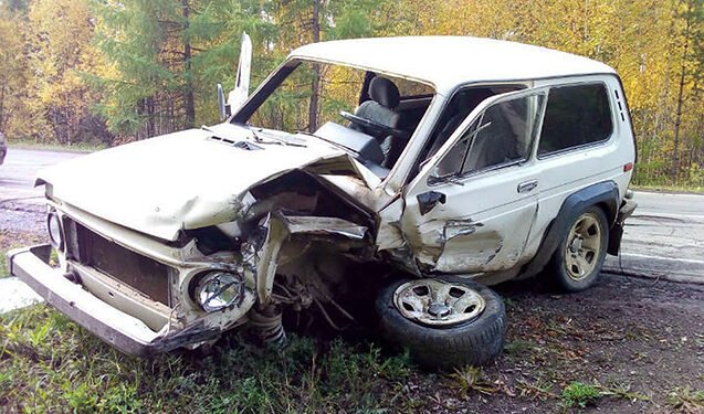 Lerikdə FACİƏ: Yol kəndarında saxladığı maşın dəyərə aşdı - Bacısı öldü