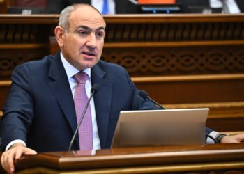 Paşinyan Qarabağ məsələsində “keçmişlər”i günahlandırdı