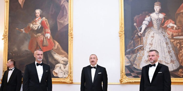 Bratislavada İlham Əliyevin şərəfində rəsmi ziyafət verildi - FOTOLAR