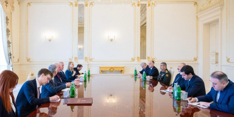 Prezident Birləşmiş Krallığın müdafiə üzrə dövlət nazirini qəbul etdi - FOTOLAR