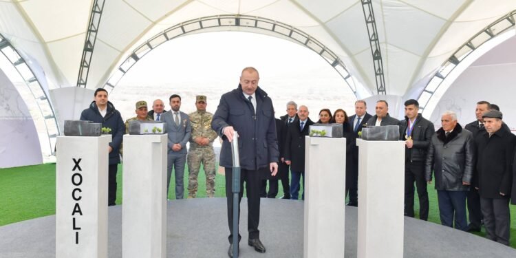 Prezident Xocalıdadır - FOTOLAR