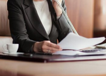 Valideynlərdən pul alan bağça müdiri işdən çıxarıldı