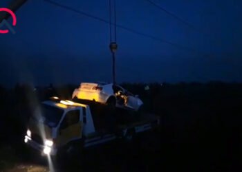 Biləsuvarda məşhur liseyin müəllimi dəhşətli qəza törətdi – Ölən var – VİDEO