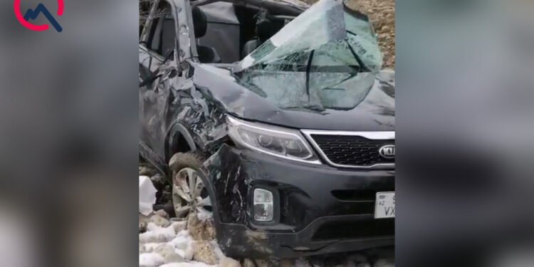 Qusarda avtomobil dərəyə aşdı - Ölən və yaralananlar var + FOTOLAR