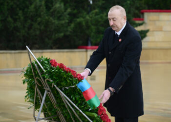 İlham Əliyev 20 Yanvar şəhidlərinin xatirəsini yad etdi – FOTOLAR