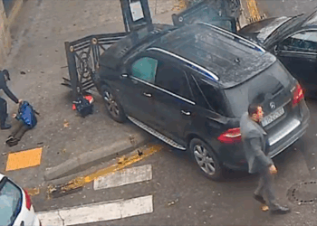 Polis əməkdaşları azyaşlını belə xilas etdi – VİDEO