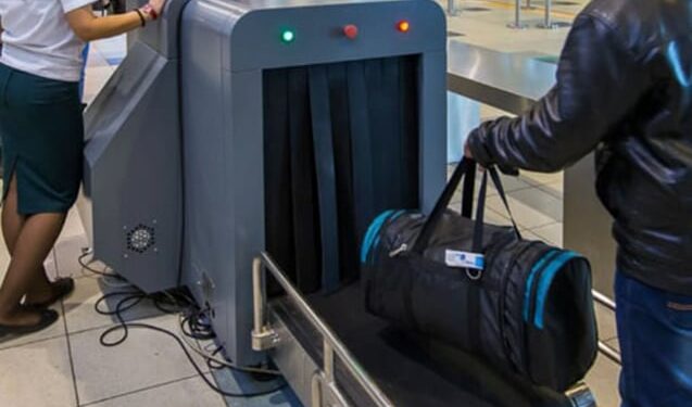 Bu nazirliyin əməkdaşı 18 kq qızılla tutuldu - Evindən silah çıxdı