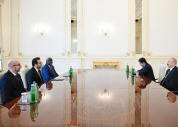 İlham Əliyev “Zayed İnsan Qardaşlığı Mükafatı” ilə bağlı nümayəndə heyətini qəbul edib – FOTOLAR