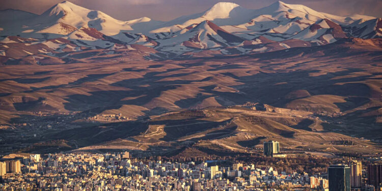 Tehranda hərbi vəziyyət elan olundu