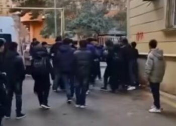 Xırdalanda 15 şagird bir məktəblini döyüb? - Məktəbdən açıqlama 