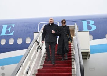 Prezident Serbiyaya rəsmi səfərə gedib - FOTOLAR + VİDEO