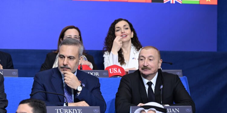 Prezident Sülh Şurasının ilk iclasında iştirak edir - FOTOLAR