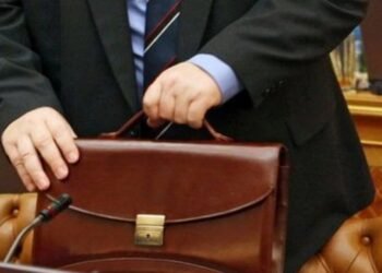 Azərbaycanda icra hakimiyyətinin 30-a yaxın əməkdaşı işdən çıxarıldı