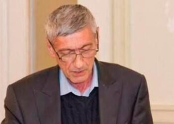 Vasif Əlihüseynin şeirləri - Vaqif Yusifli yazır...