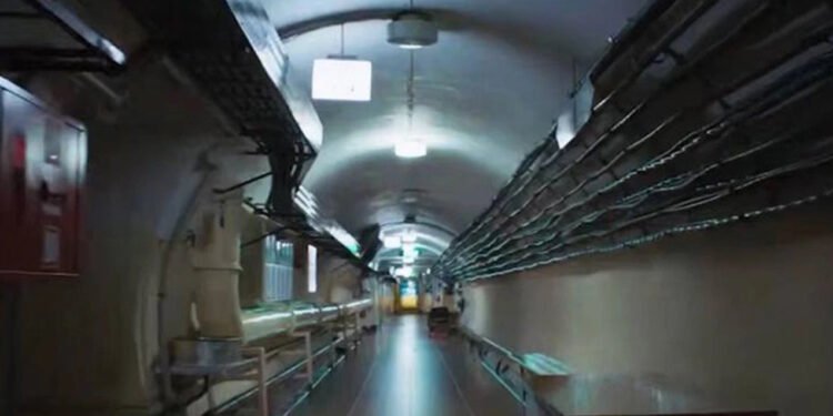 Zelenski iki il qaldığı bunkerinin görüntülərini ilk dəfə paylaşdı - VİDEO