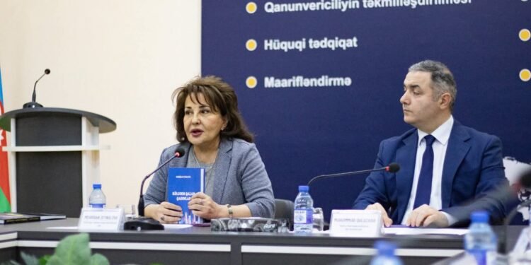 İnsan alveri və məişət zorakılığı ilə mübarizəyə həsr olunmuş yeni metodik vəsaitlərin təqdimatı keçirildi - FOTOLAR