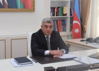 İcra başçısı iki vəzifəli şəxsi işdən çıxardı